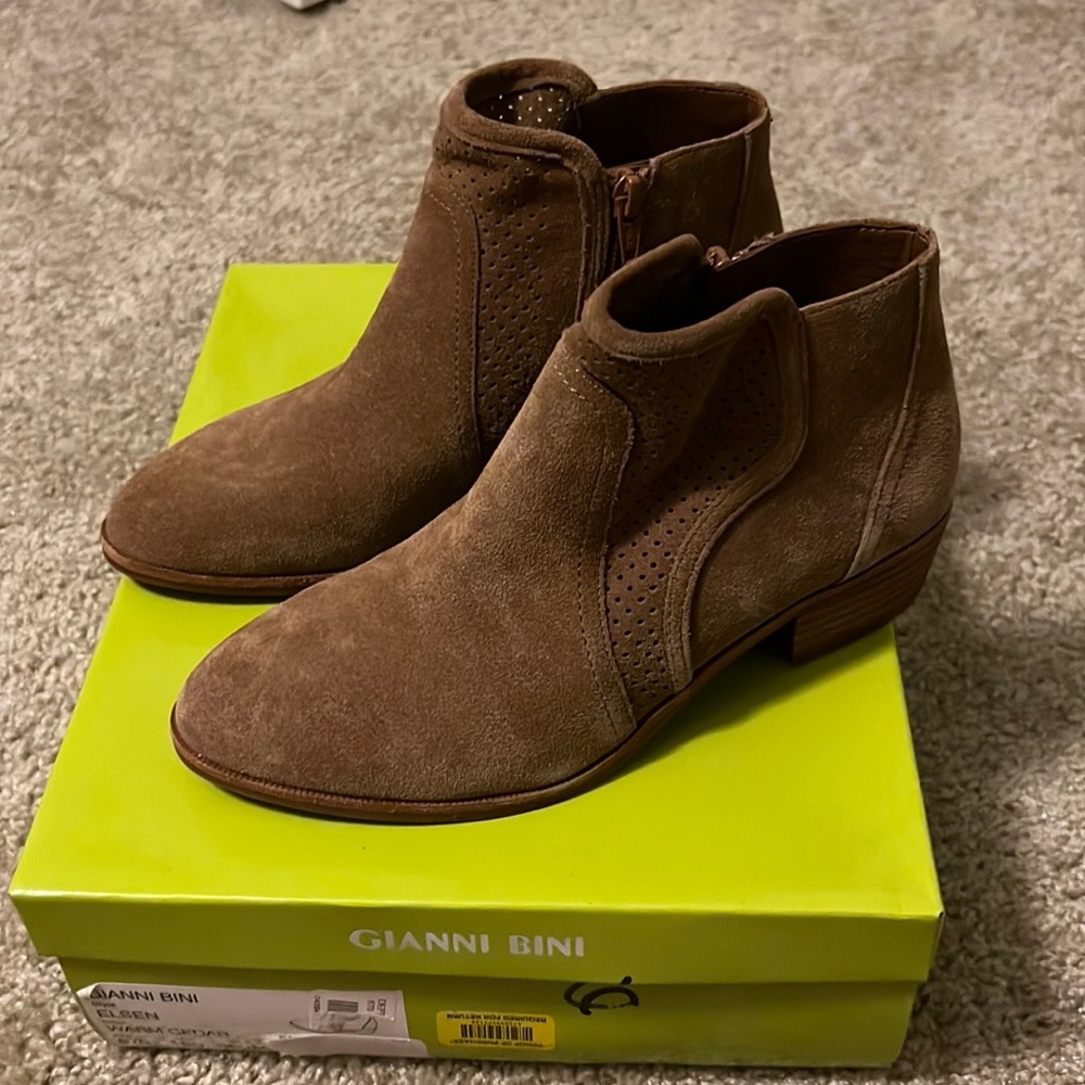 Gianni Bini Ankle Boots